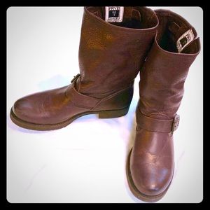 Frye Veronica Short Boot Brown - s 6.5
